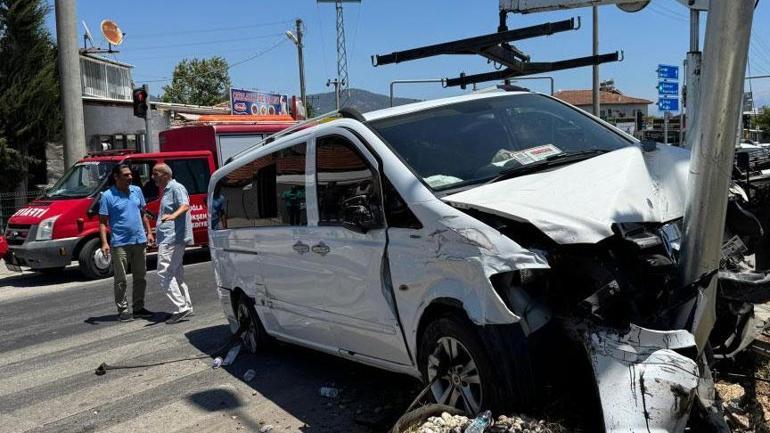 686a8072407805e46c0385e0 Fethiye'de feci kaza! Çok sayıda yaralı var