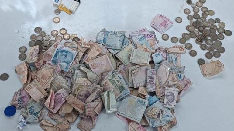 Ekipler şoke oldu Dilencinin üzerinden binlerce lira çıktı