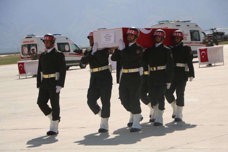 Yüksekovada ikinci şehit töreni: 6 kahraman memleketlerine uğurlandı