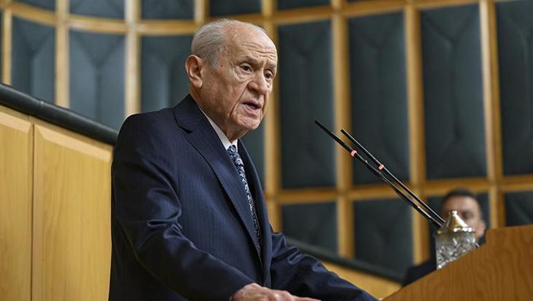 Bahçeliden Özgür Özele tepki: Demokrasi ve sandıkla yapamadığını silahların gölgesinde mi planlıyorsun