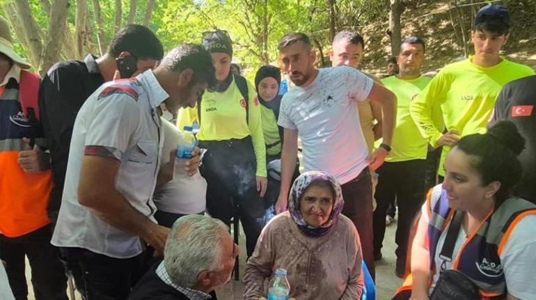 Kayıp kadın tam 3 gün sonra bulundu Piknikçilerden kalan yiyeceklerle hayata tutunmuş