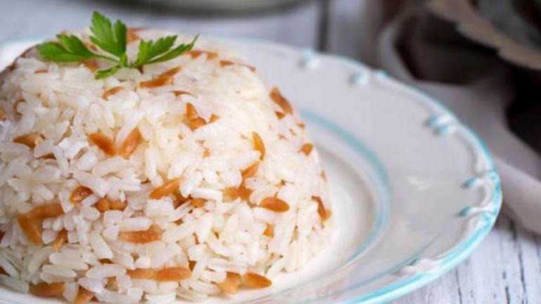 Pirinç lapa oldu diye dökmeyin 2 dilim ekmek tane tane yapıyor