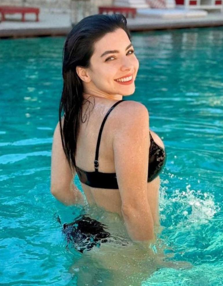 Havuz pozuyla olay oldu Merve Boluğur tatilden paylaştı