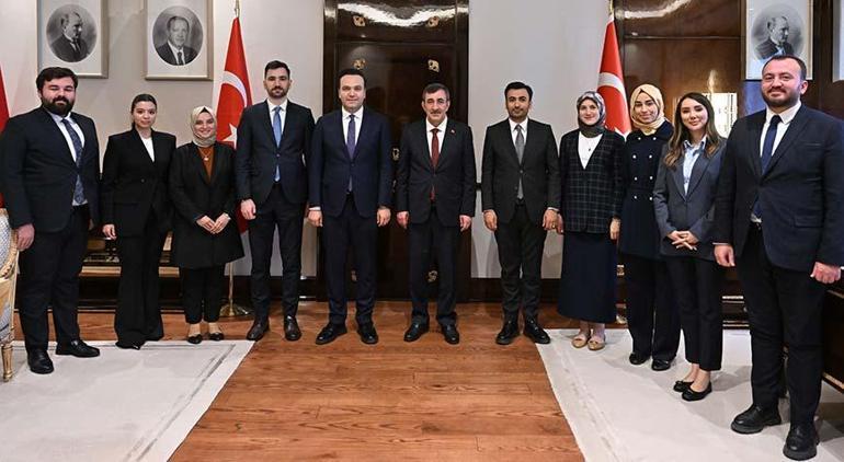 686ea61f280d2d4b642c286a Cumhurbaşkanı Yardımcısı Yılmaz, AK Parti Gençlik Kolları Başkanı'nı kabul etti