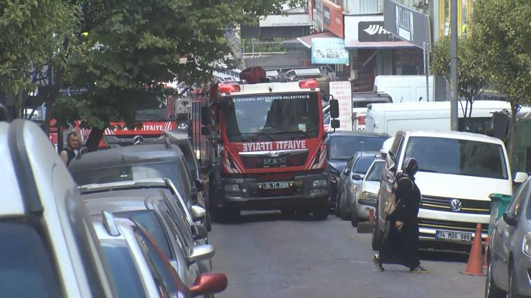 Bahçelievlerde binada yangın: Mahsur kalan 3 kişinin kurtarılma anı kamerada