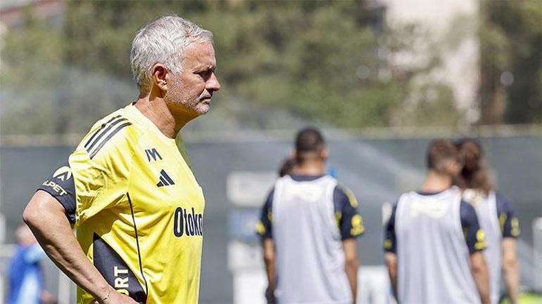 Fenerbahçede Mourinhonun yeni sezon planı ortaya çıktı Yıldız futbolcuyla yollar ayrılıyor