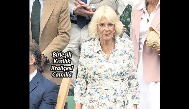 Wimbledon’da çiçekli elbise geçidi