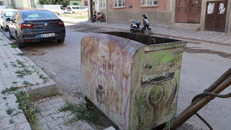 6872231ec4317961fa402595 Yeni doğan bebeğini çöpe attı! Mahalleli, bebeğin ağlama sesi ile harekete geçti