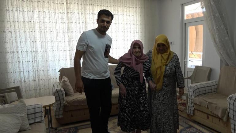 Tam 101 yaşında, 24 torunlu Fatma Teyze torununun torunuyla buluştu