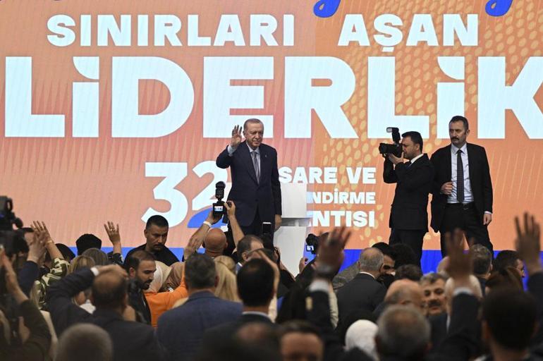 Cumhurbaşkanı Erdoğan: Yeni dönemin kapıları aranıyor