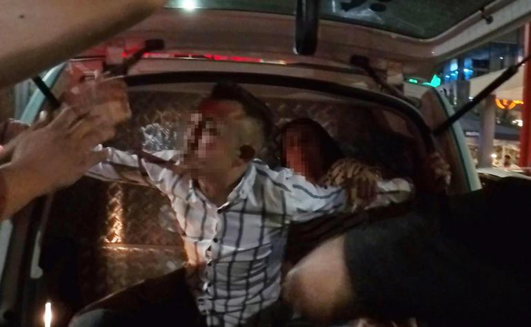 Polis otosunun camını kırdı 4 kat alkollü yakalandı, kız arkadaşını yanına istedi
