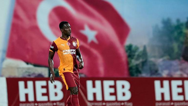Galatasarayda ayrılık kararı Okan Buruk 2 yıldızın üstünü çizdi