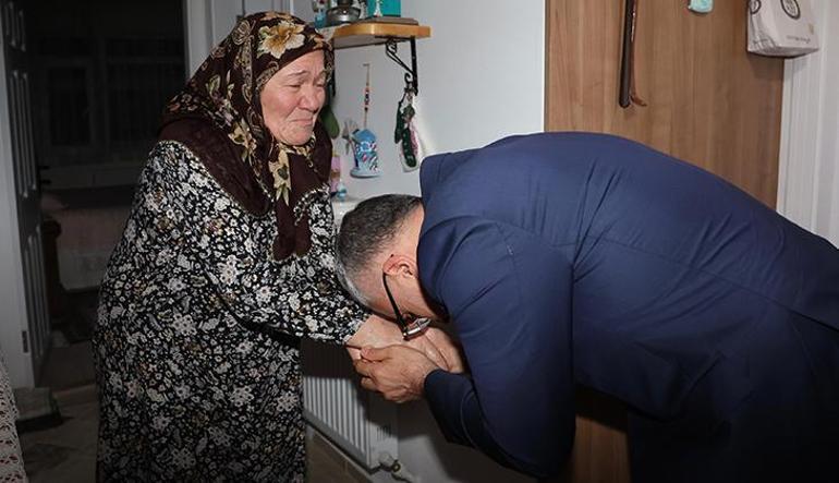 68756022280d2d4b642c45e9 Bakan Işıkhan, 15 Temmuz şehidi Yakup Kozan'ın ailesini ziyaret etti