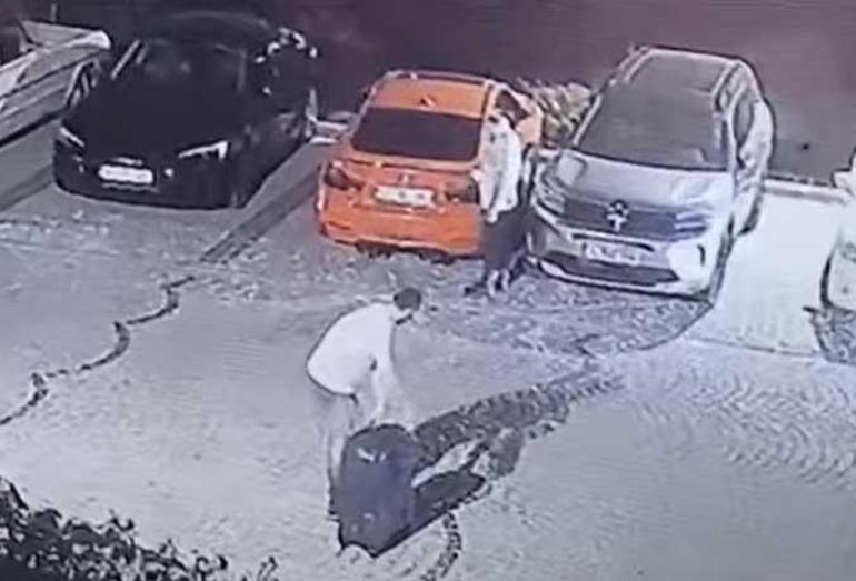 6877615fd13a6e6d2d96b786 SON DAKİKA AYŞE TOKYAZ HABERLERİ: Yeni görüntü! Valizi taksiye taşıdıkları anlar ortaya çıktı...