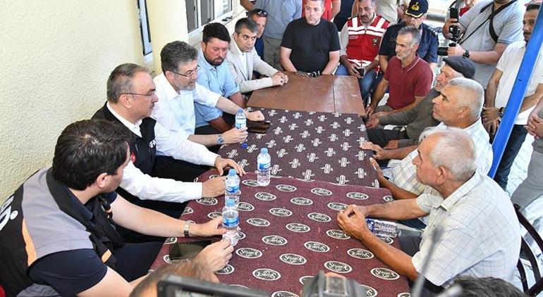 687816dcbf2042513df9fcc5 Bakan Yumaklı orman yangınından etkilenen köylerde incelemelerde bulundu