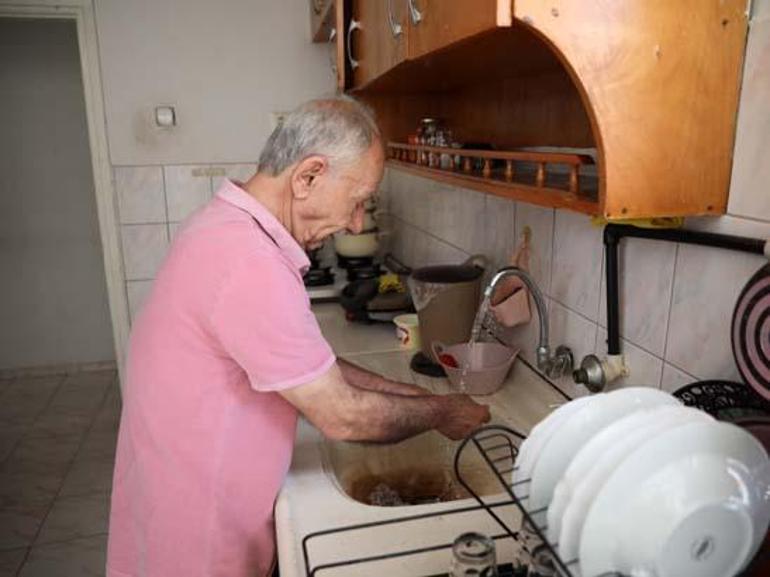 687b3e10d13a6e6d2d96c833 Farkında olmadan imzaladığı tahliye taahhütnamesiyle evden çıkarıldı! 2 torunuyla yardım bekliyor