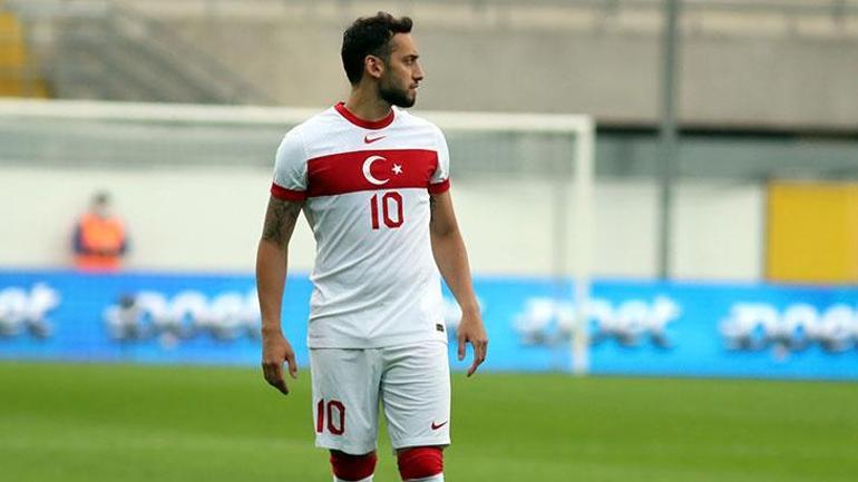 Fenerbahçe Hakan Çalhanoğlu için dev bonservisi gözden çıkardı Galatasaray anlaşma sağlayamadı