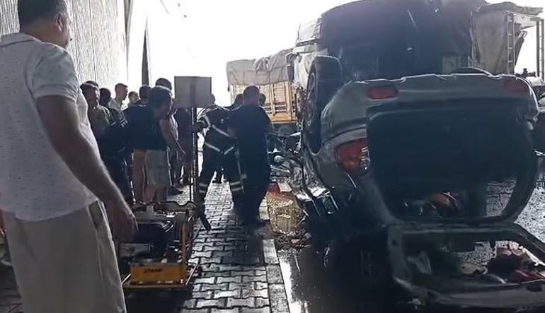 687bb78f280d2d4b642c5dbc Kastamonu'da feci kaza! Otomobil, TIR'a çarptı: 3 ölü, 5 yaralı