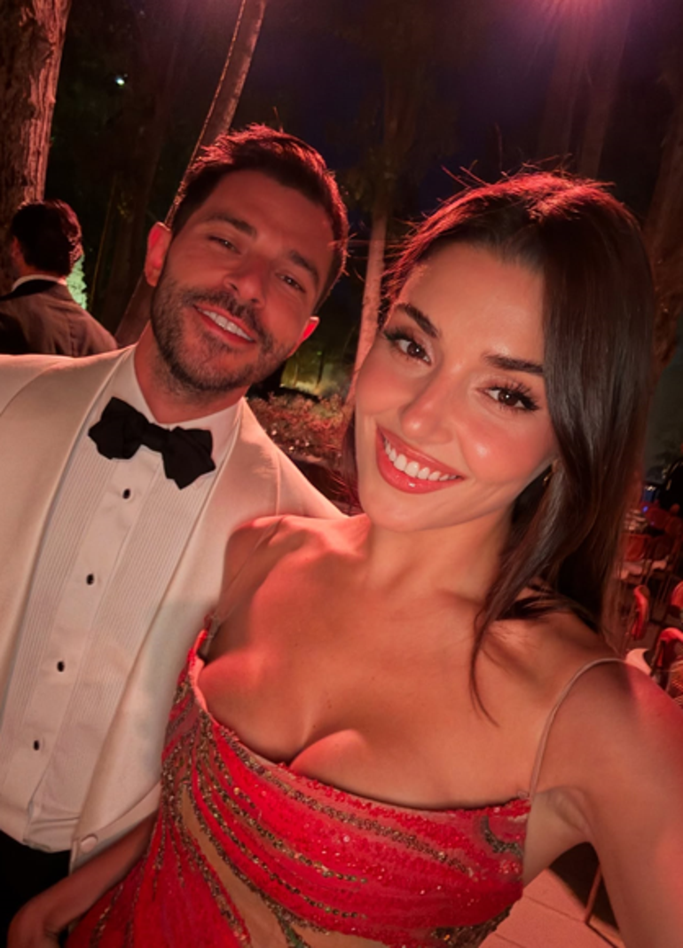 Hande Erçel liet met haar schoonheid een stempel op de bruiloft drukken, oog in oog met Hakan Sabancı