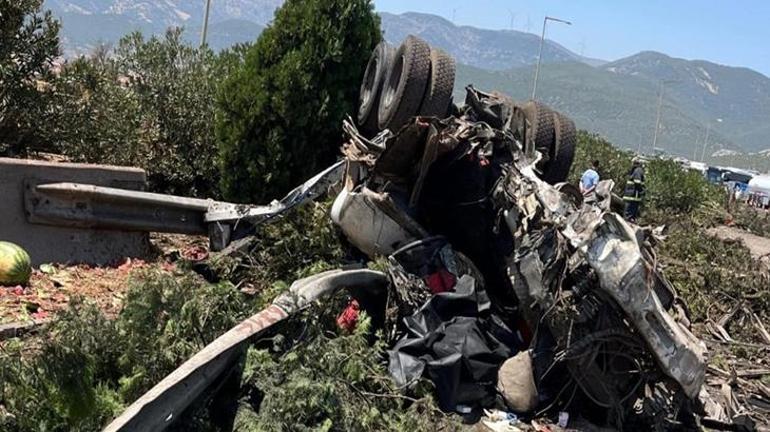 687cea77d13a6e6d2d96d19a Gaziantep’te korkunç kaza: 2 kişi hayatını kaybetti