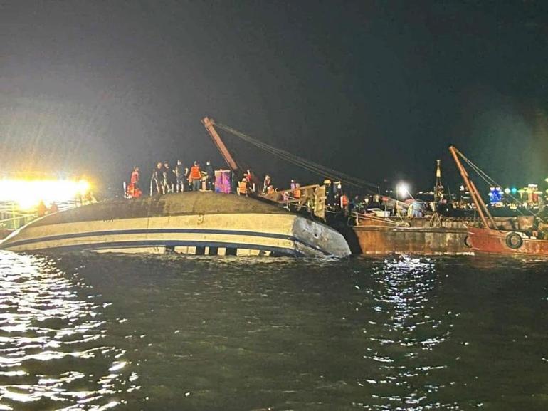 687d399bd13a6e6d2d96d29d Vietnam'daki tekne faciasında ölü sayısı yükseldi