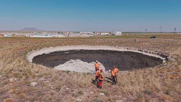 687e0facd13a6e6d2d96d594 Son Haberler: Konya'yı dev çukurlar yutuyor! 33 metre derinliğinde, sayı her geçen gün artıyor: 'Riski en yüksek bölge'
