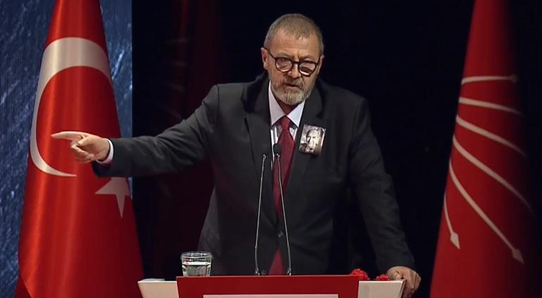 Altan Öymene Veda Özay şendir: El sicómoro de la República nunca morirá incluso si nos dejan
