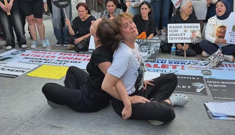 687eaeefd13a6e6d2d96d970 Mattia Ahmet Minguzzi'nin annesi Yasemin Minguzzi Bakırköy'de oturma eylemi yaptı