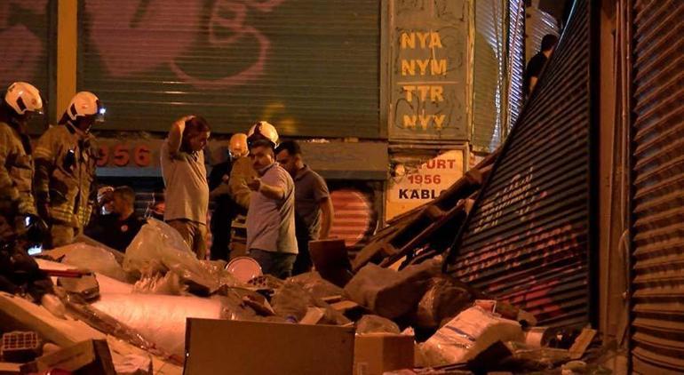 El edificio 3 -Storey se derrumbó después de la explosión en Beyoğlu