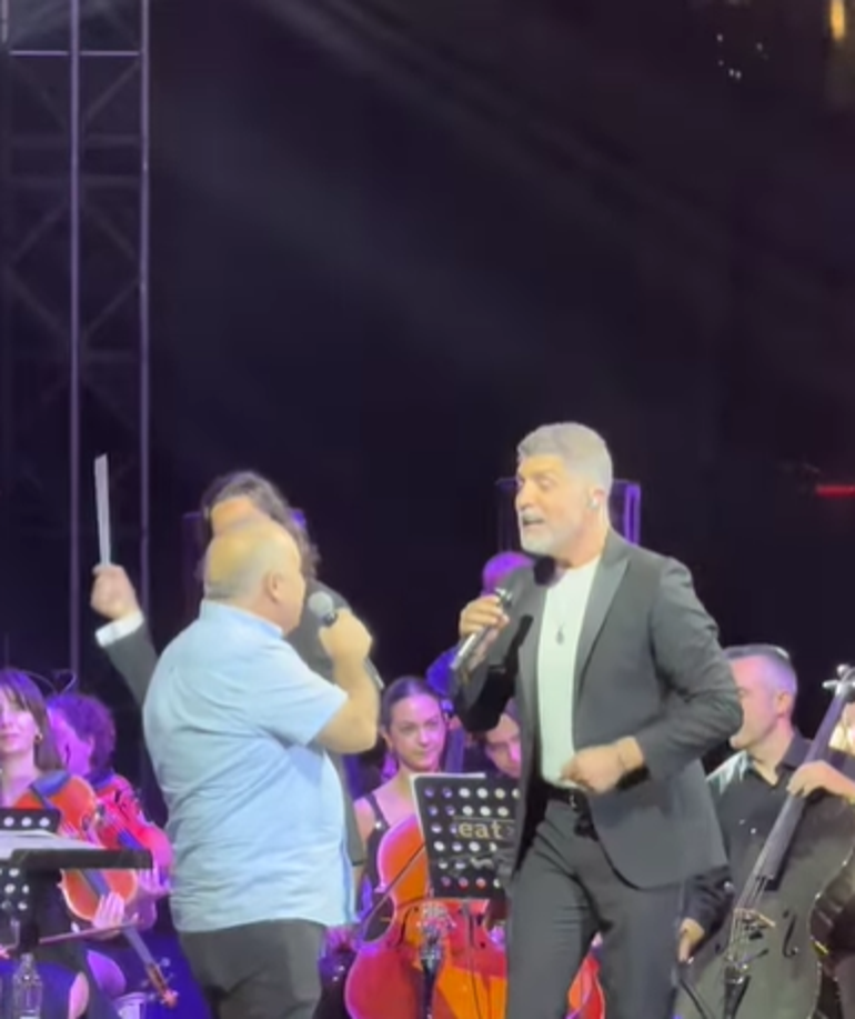 Sosyal medyaya damga vurmuştu Özcan Deniz ile aynı sahneyi paylaştı
