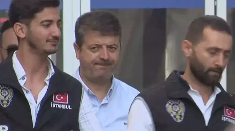68839373ba1ad627b368f394 Görevden uzaklaştırılan Adıyaman Belediye Başkanı Abdurrahman Tutdere'nin ev hapsi kaldırıldı