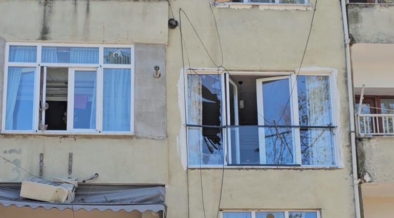 68839416ba1ad627b368f3a0 Asırlık çınar ağacı apartmanın üzerine devrildi