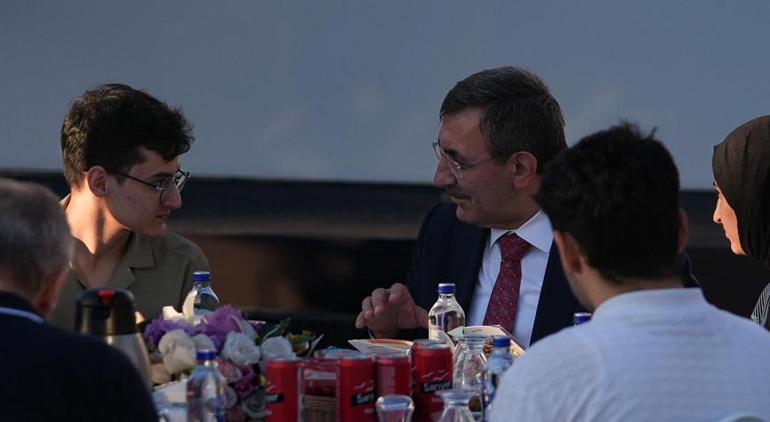 6883f65ae25e42c8919a51dd Cumhurbaşkanı Yardımcısı Yılmaz: İnsan gücünüz varsa yarının dünyasında var olabilirsiniz