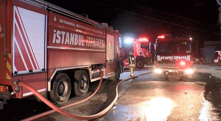 68841b19843f1945c3d875ec Başakşehir'de fabrikada korkutan yangın