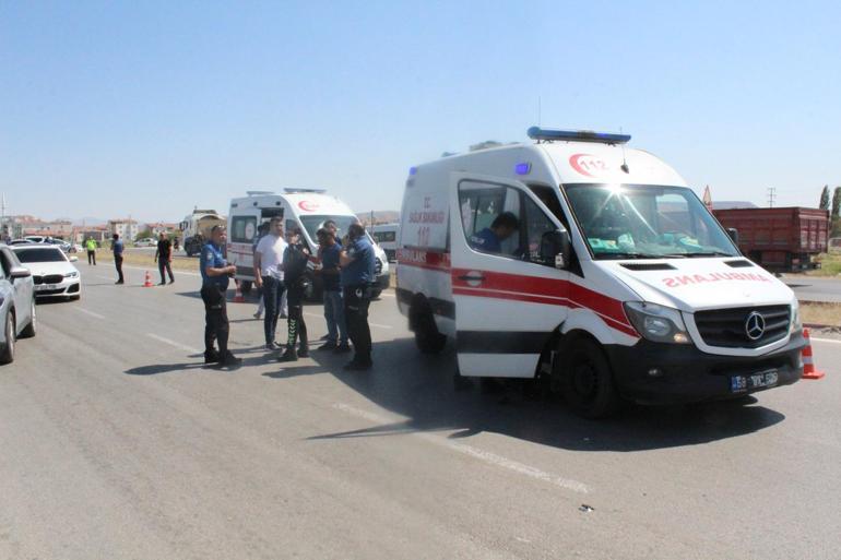 68849cc3ba1ad627b368f71f Ehliyetsiz motosiklet sürücüsü polise çarptı! 'Dur' ihtarına uymadı