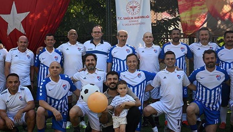 6884bcb33f27d3361d15228f Halı saha hayali gerçek oldu! Kanseri yendi, ilk maçına çıktı