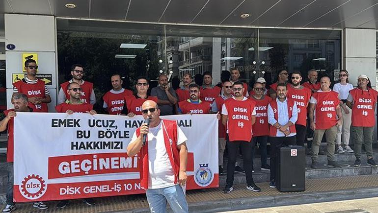 6888bf1600194e78d1bb17ce İzmir Karşıyaka Belediyesi işçileri maaşlarını alamadıkları için eylem yaptı