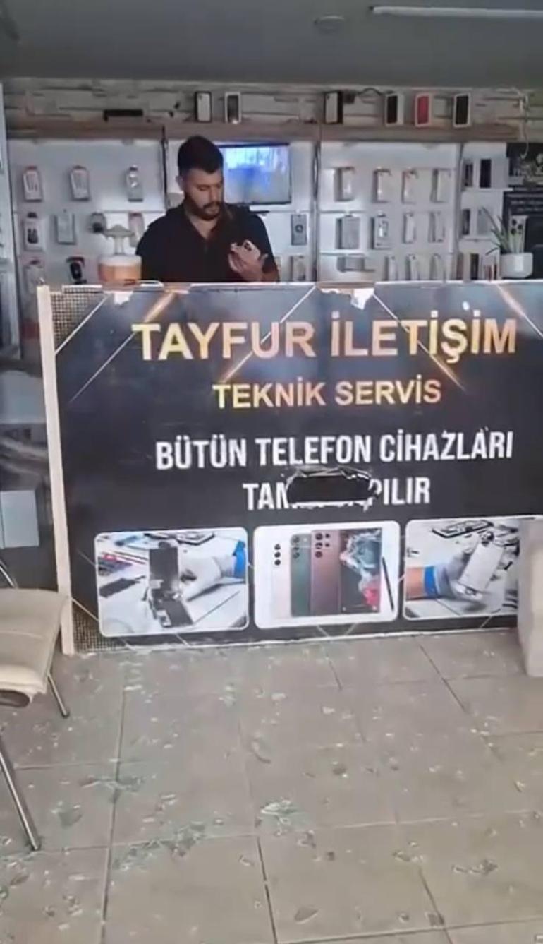 6889bb1e00194e78d1bb1a30 Kaybolan telefonunu sinyalden buldu! Cihazın bulunduğu iş yerinin camını kırarak geri aldı