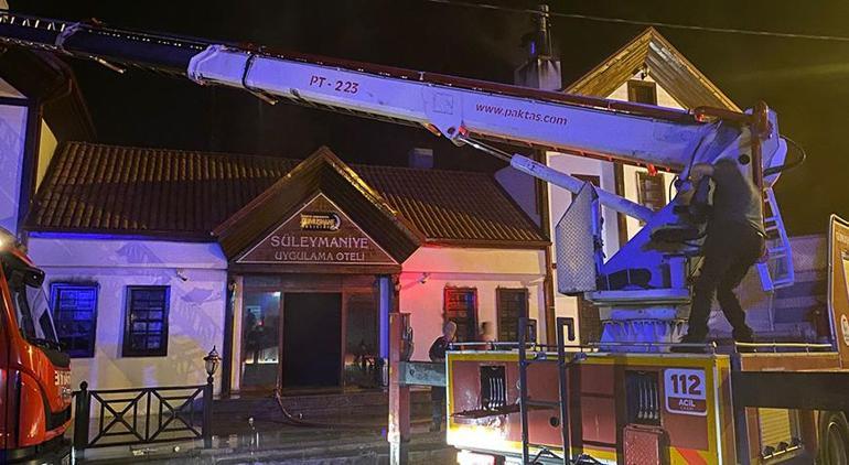 688c1d37a24008c540a899a3 Gümüşhane’de 3 katlı otelde yangın! Vali Baruş'dan açıklama