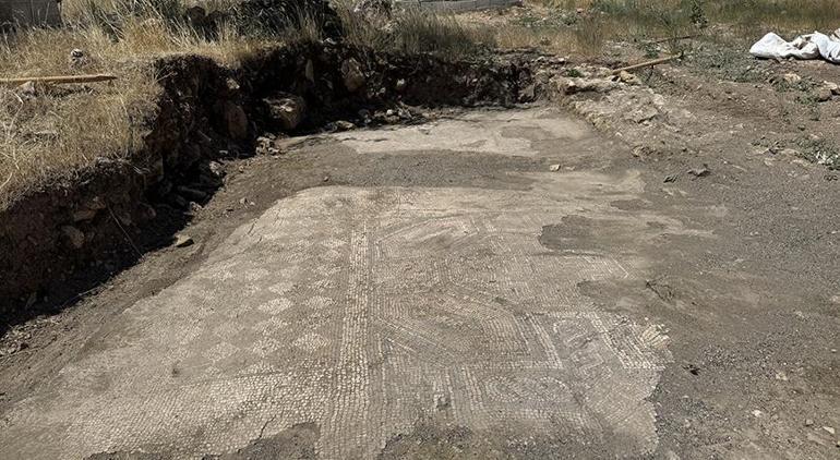 688e3dd30e2c3c6ca81737c1 Geçmişin şifreleri Diyarbakır'dan çıktı! Mezar kazısında tarihi yeniden yazdıracak keşif