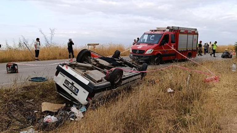 688fb7473f27d3361d154f8a Takla atan otomobilde sürücü hayatını kaybetti, yakınları yaralıya saldırdı