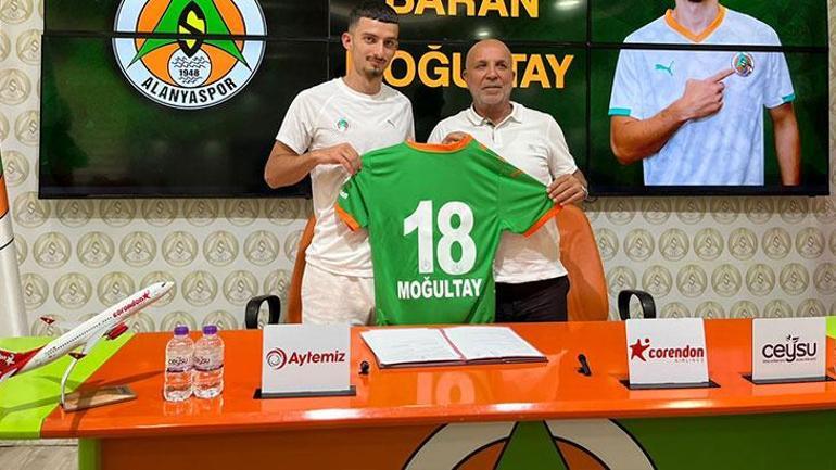 Alanyaspordan yeni transferlere imza töreni