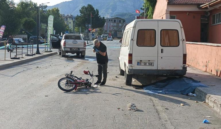 6891bec3ad78fe4beea40657 Burdur'da feci olay: Yeni evli çifti, kaza ayırdı