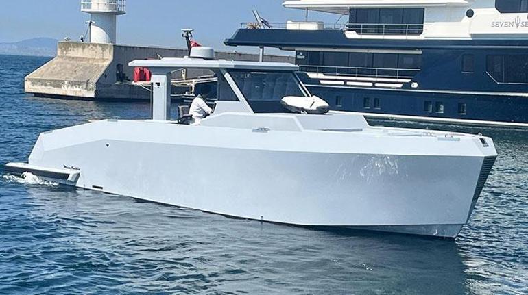 İş insanı Halit Yukay denizde kayboldu Teknesi ikiye ayrılmış halde bulundu