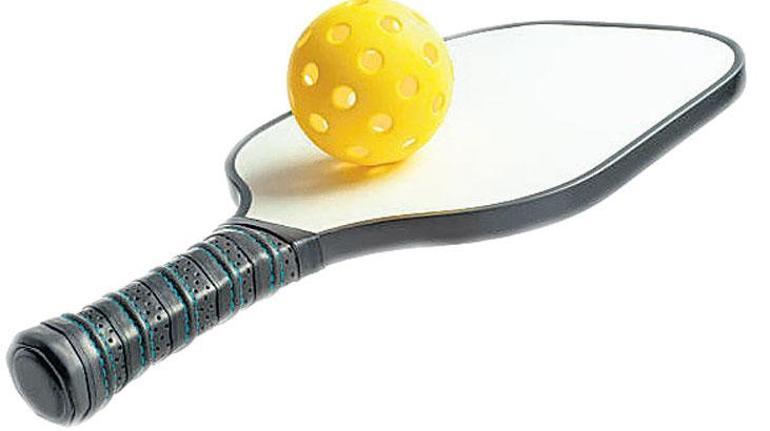 Deniz, kum, raket: Tatili sporla birleştirmek