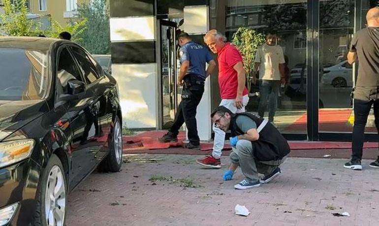 68966cdf832cc6235b4b588f Oto galeride dehşet! 8 yaşındaki çocuk başından vuruldu