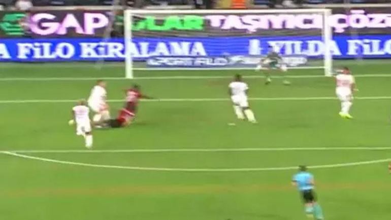 Galatasaray maçında tartışma yaratan penaltı pozisyonları Eski hakemler değerlendirdi: VARa gerek kalmazdı