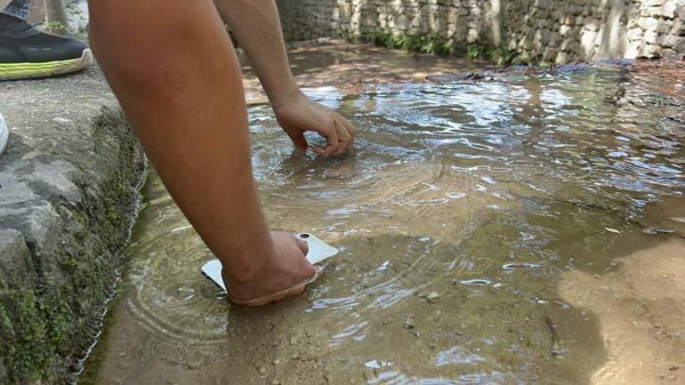Usaron sus teléfonos móviles en agua enfriando: vemos alucinación desde el calor