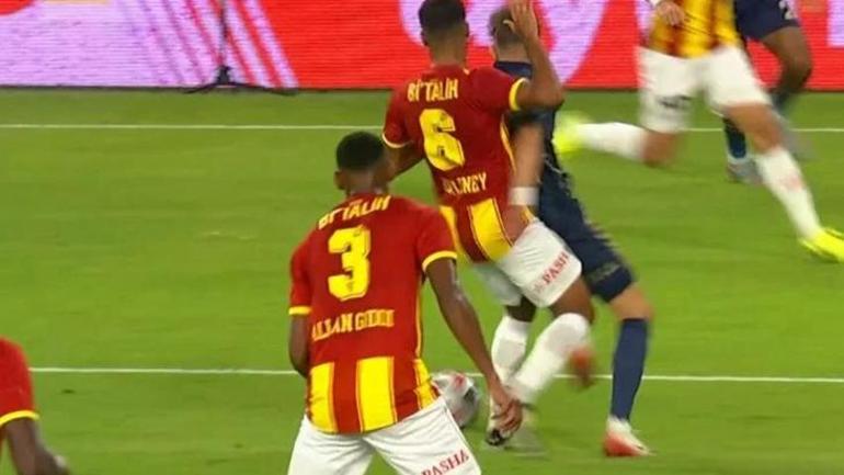 Göztepe - Fenerbahçe maçındaki kırmızı kart ve penaltı kararları doğru mu Elmacık kemiğine gelse kırar