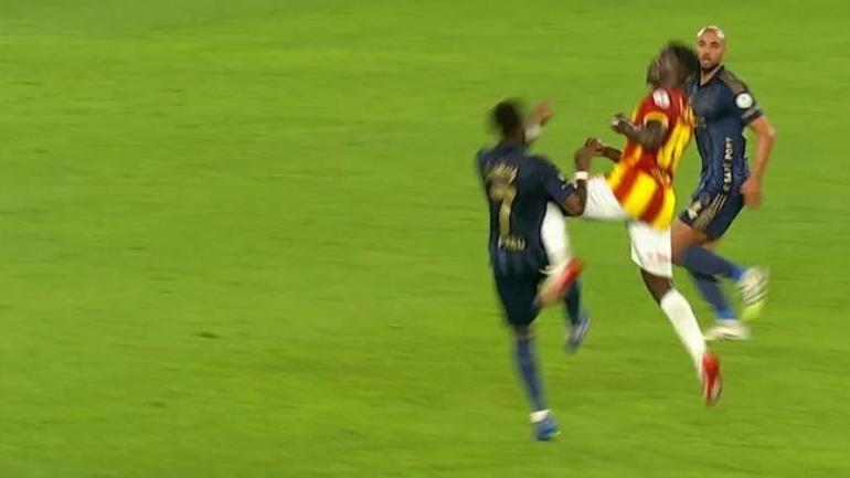 Göztepe - Fenerbahçe maçındaki kırmızı kart ve penaltı kararları doğru mu Elmacık kemiğine gelse kırar